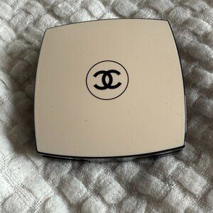 Chanel Eyeshadow Pallette LES BEIGES Medium No Box